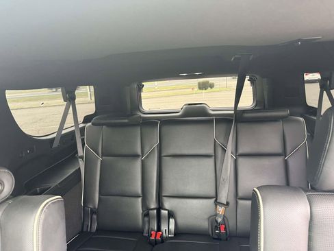 Used 2022 Cadillac Escalade ESV Premium Luxury image 29
