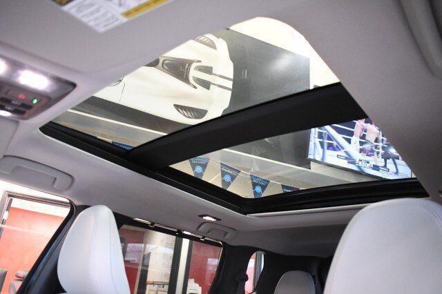 Used 2025 Mitsubishi Outlander AWD image 41
