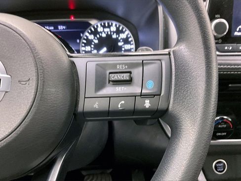 Used 2021 Nissan Rogue SV image 17