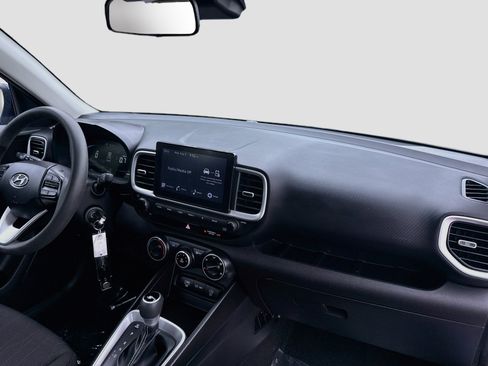 Used 2024 Hyundai Venue SE FWD image 29
