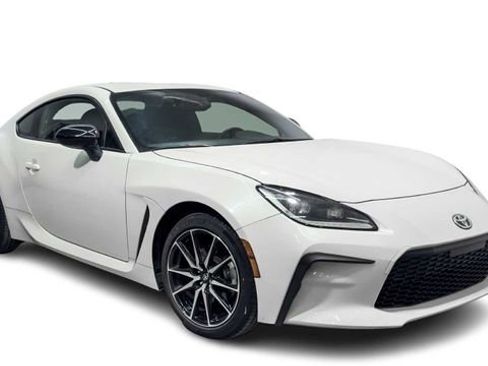 Used 2024 Toyota GR86 RWD image 7