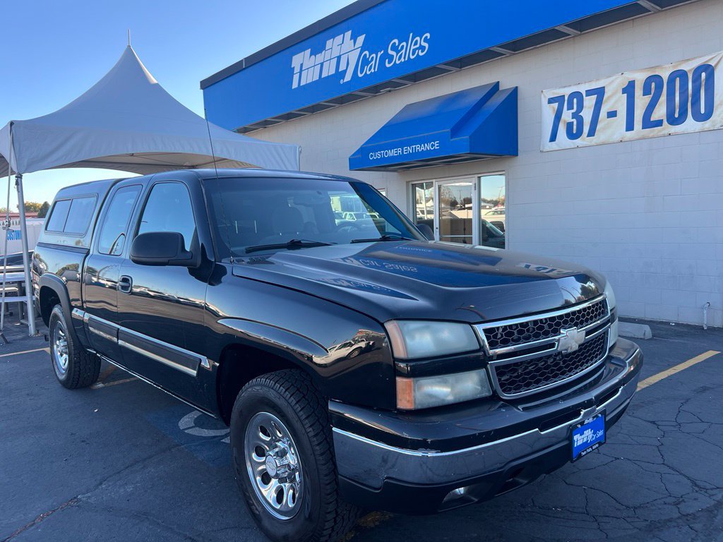 Used 2006 Chevrolet Silverado 1500 LT w/ Light Duty Power Package AWD/4WD image 1