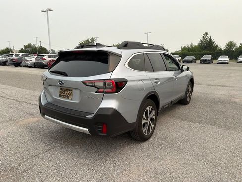 Used 2022 Subaru Outback Limited AWD/4WD image 5