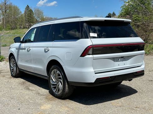 New 2026 Lincoln Navigator Reserve AWD/4WD image 32
