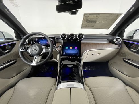 Used 2025 Mercedes-Benz GLC 300 image 11