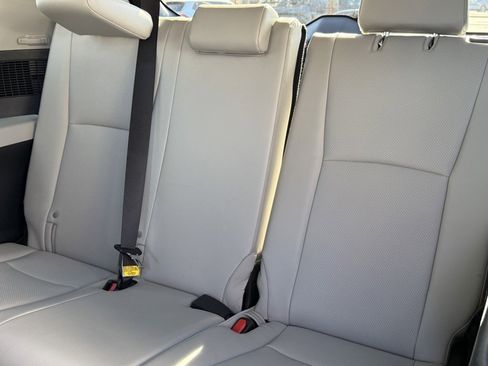 Certified 2025 Toyota Grand Highlander FWD image 33
