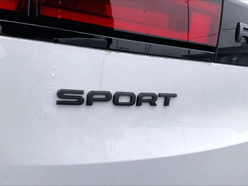 Used 2023 Land Rover Range Rover Sport SE Dynamic image 11