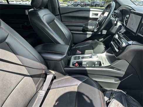 Used 2022 Ford Explorer ST-Line w/ Class IV Trailer Tow Package image 12