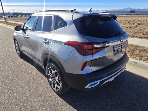 Used 2021 Kia Seltos SX w/ SX Sunroof Package image 3
