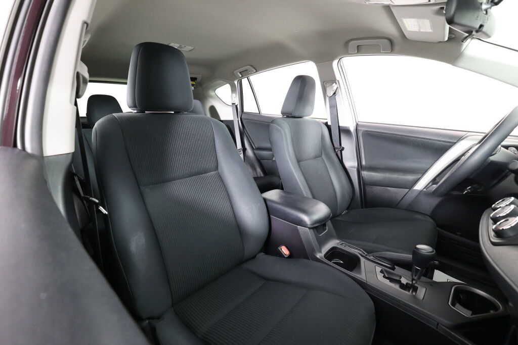 Used 2017 Toyota RAV4 LE w/ All Weather Liner Package AWD/4WD image 24