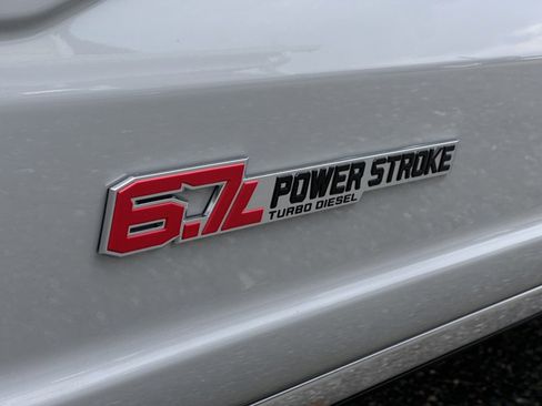 New 2025 Ford F250 Platinum w/ Platinum Plus Package image 16