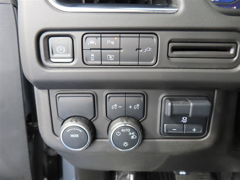 Used 2022 Chevrolet Suburban RST w/ Luxury Package RWD image 19