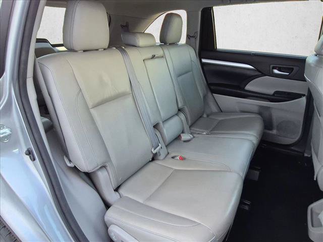 Used 2016 Toyota Highlander XLE AWD/4WD image 20