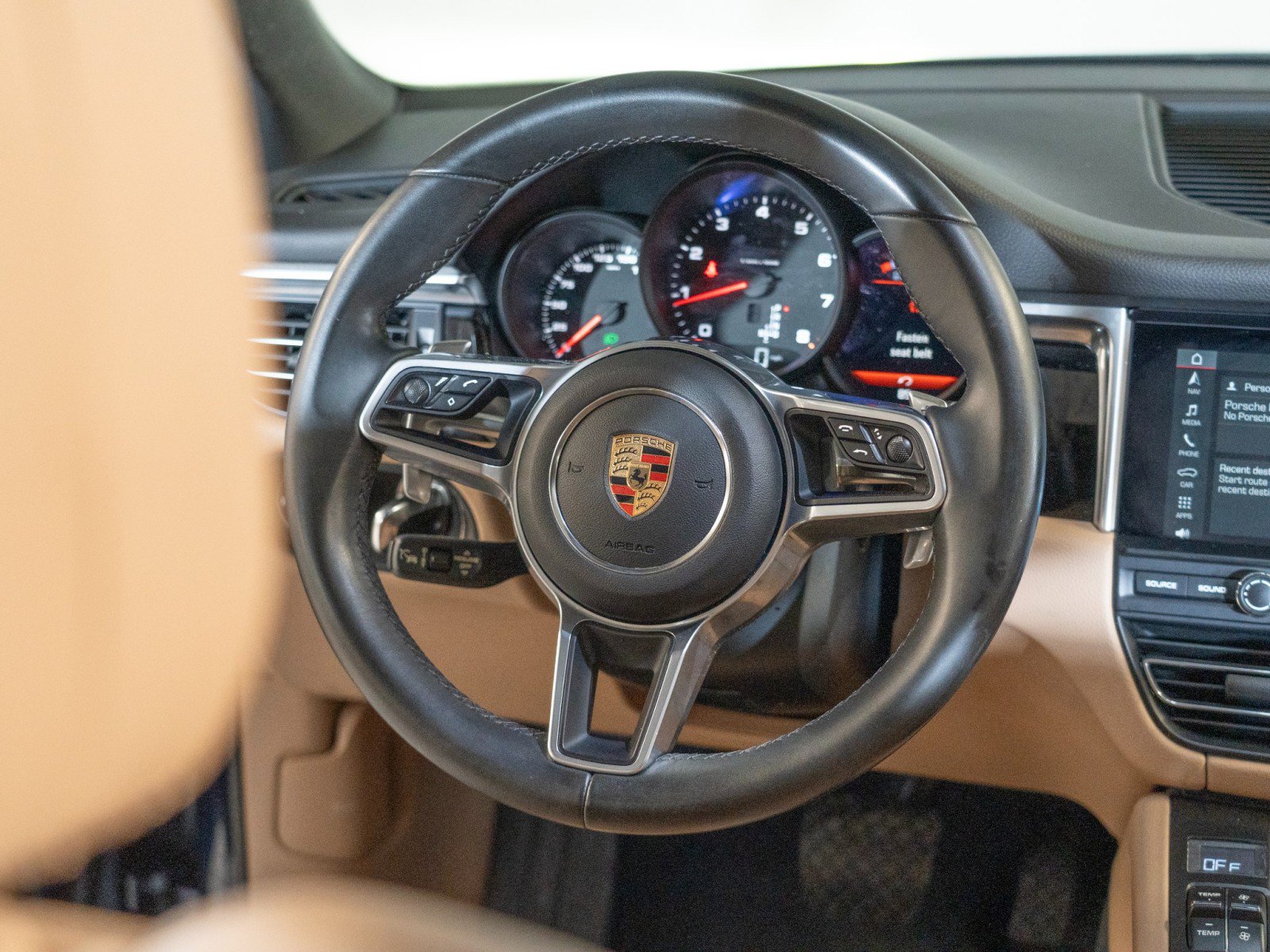 Certified 2020 Porsche Macan AWD/4WD image 26