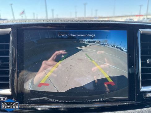 Used 2024 Chrysler Pacifica Touring-L image 18