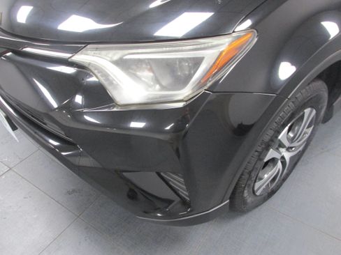 Used 2018 Toyota RAV4 LE w/ All Weather Liner Package AWD/4WD image 9