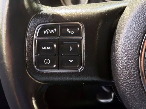 Used 2015 Jeep Wrangler Unlimited Sahara w/ Connectivity Group AWD/4WD image 21
