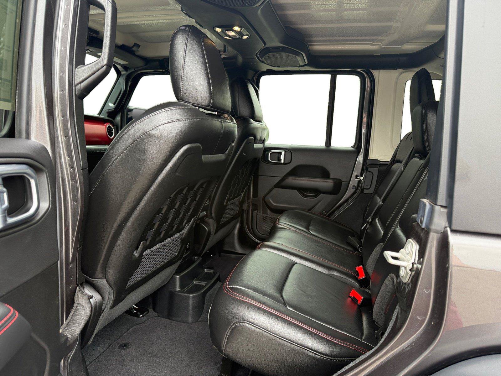 Used 2023 Jeep Wrangler Unlimited Rubicon AWD/4WD image 19