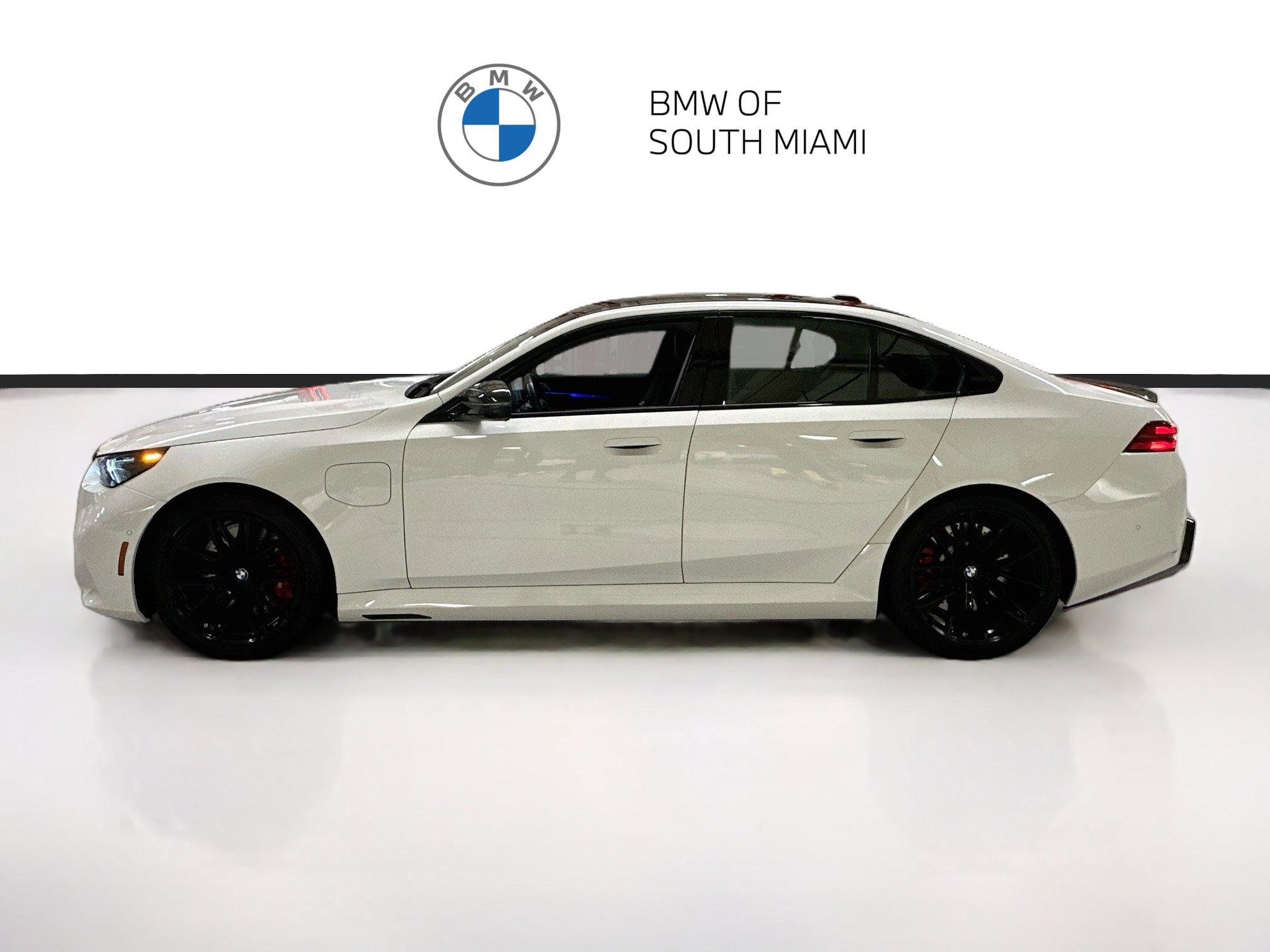 Used 2025 BMW M5 w/ Carbon Package AWD/4WD image 4