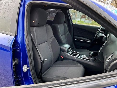 Used 2019 Dodge Charger SXT image 7