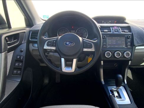 Used 2017 Subaru Forester 2.5i AWD/4WD image 14