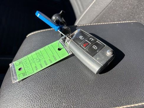 Used 2022 Volkswagen Tiguan S image 23