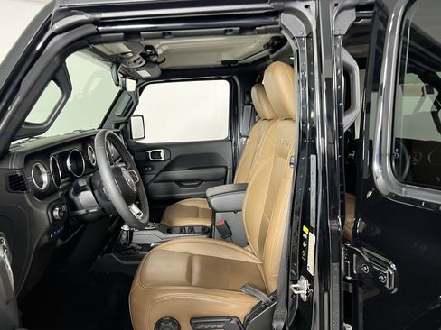 Certified 2023 Jeep Wrangler Unlimited Sahara image 23