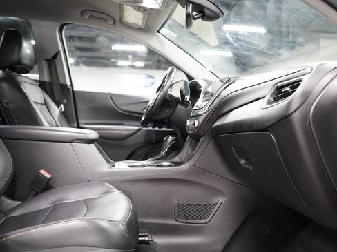 Used 2018 Chevrolet Equinox Premier FWD image 23