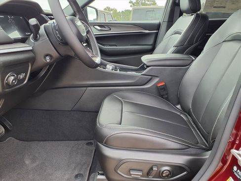 New 2025 Jeep Grand Cherokee L Limited w/ Luxury Tech Group II image 8