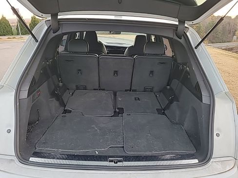 Used 2020 Audi SQ7 Prestige w/ Prestige Package image 10