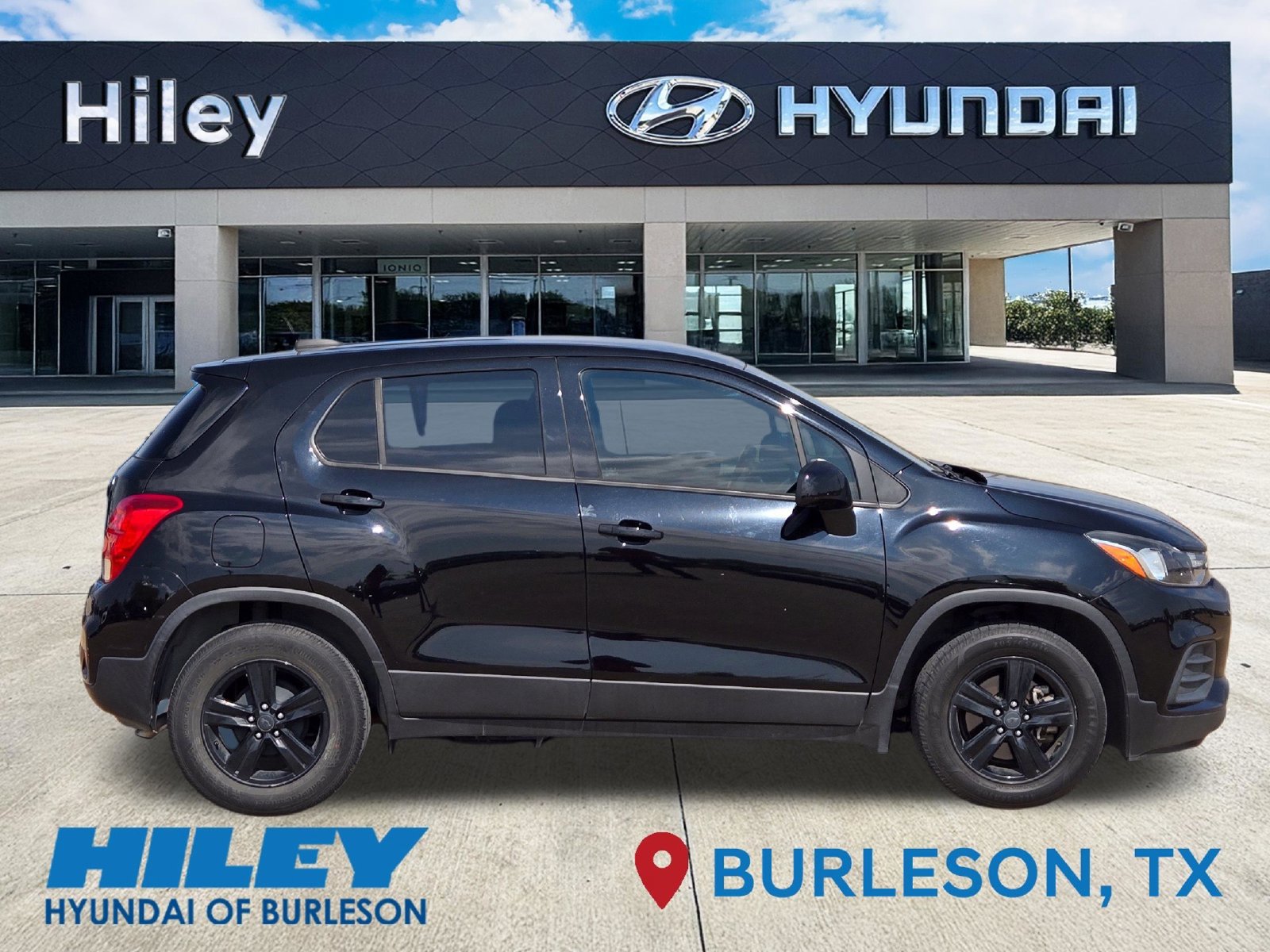 Used 2021 Chevrolet Trax LS w/ Tint and Cruise Package FWD image 3
