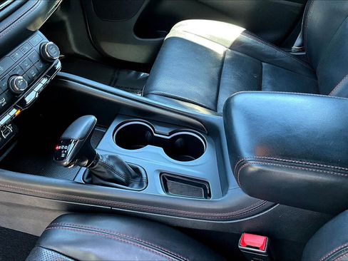 Used 2024 Dodge Durango GT AWD/4WD image 19
