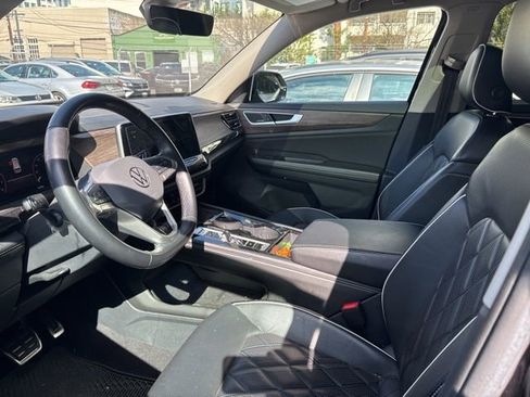 Certified 2024 Volkswagen Atlas SEL Premium R-Line image 7