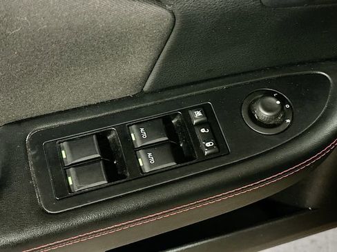 Used 2012 Dodge Avenger R/T image 17