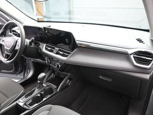 Used 2025 Chevrolet TrailBlazer LT FWD image 27