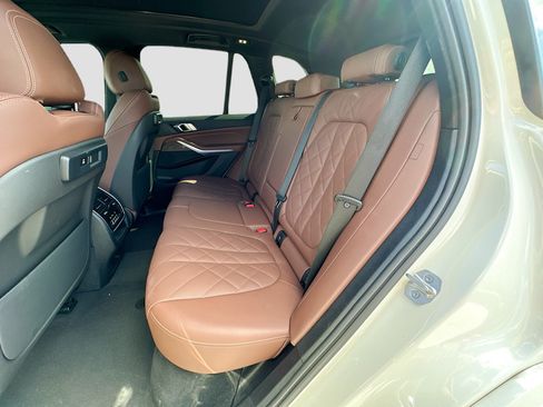 Used 2023 BMW X5 sDrive40i w/ M Sport Package RWD image 25
