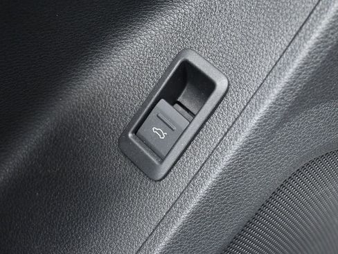 Used 2025 Audi Q3 2.0T Premium image 20