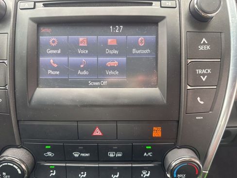 Used 2017 Toyota Camry XLE image 29