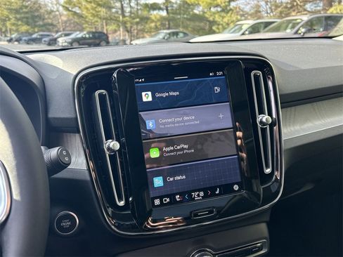 Certified 2024 Volvo XC40 B5 Plus w/ Protection Package Premier image 20