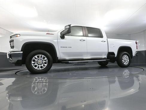 Used 2025 Chevrolet Silverado 2500 LT AWD/4WD image 57