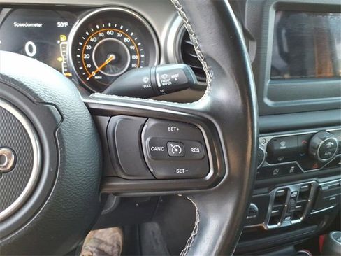 Used 2021 Jeep Gladiator Sport image 18