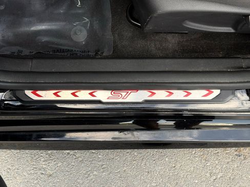 Used 2018 Ford Focus ST FWD image 20