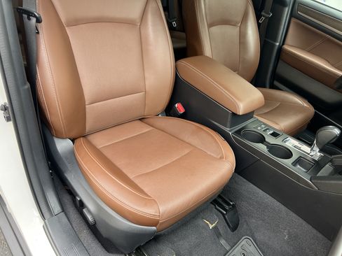 Used 2017 Subaru Outback 2.5i Touring w/ Popular Package #5A AWD/4WD image 24