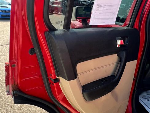 Used 2006 HUMMER H3 Sport Utility image 12