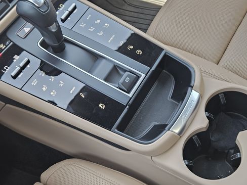 Certified 2026 Porsche Macan S AWD/4WD image 20