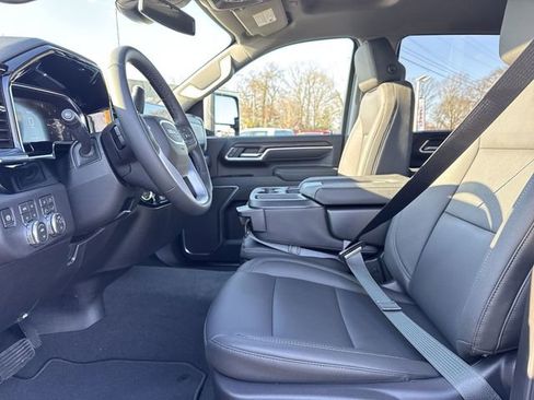 New 2026 GMC Sierra 2500 SLT image 11