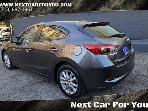 Used 2018 MAZDA MAZDA3 Sport FWD image 3