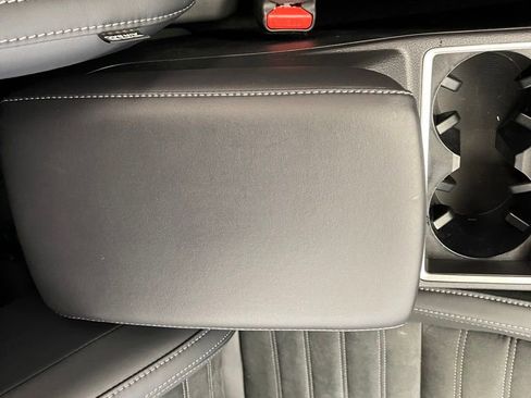 New 2025 Mitsubishi Outlander SE image 10