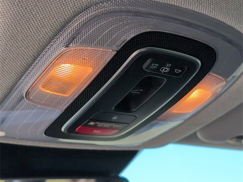 Used 2022 Hyundai Elantra Limited w/ Cargo Package image 17