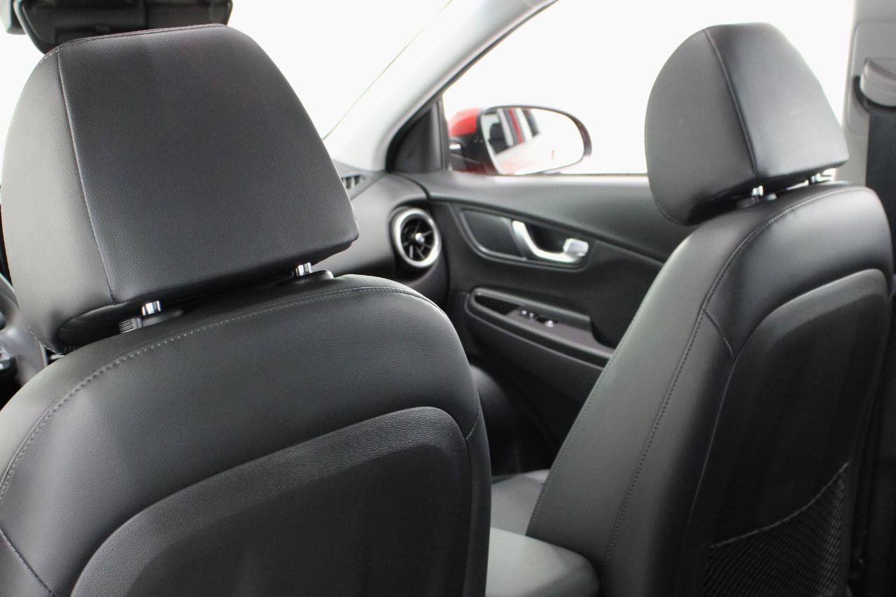 Used 2023 Hyundai Kona Limited AWD/4WD image 36